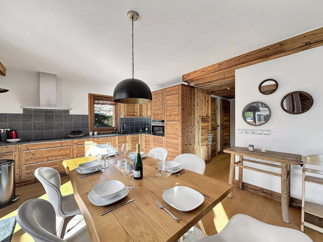 Apartamento entero, Leag15 - 4 estancias 6 personas con acceso a la piscina in Les Carroz, Arâches-la-Frasse
