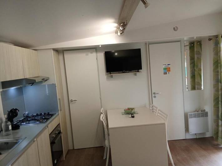 Tente pour 6 personnes, avec jardin ainsi que vue et piscine dans les Pyrénées-Orientales - 4
