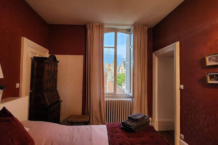 Appartement entier, Meilleure vue à Dijon. Grand appartement de 2 chambres. in Dijon, Région de Dijon