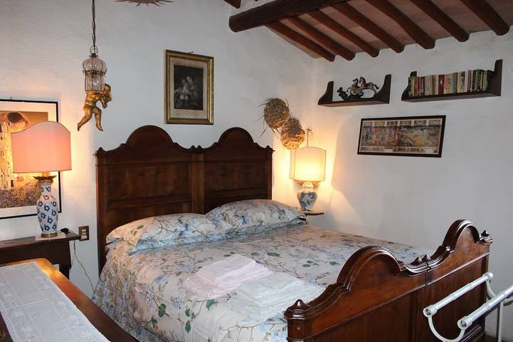 Casa colonica ristrutturata nel cuore del Chianti con piscina e campo da tennis. in Castellina in Chianti, Chianti