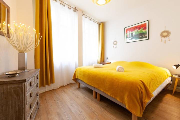 Gîte pour 4 personnes, avec terrasse dans Marche Sur La Place Des Lices Vannes - 3