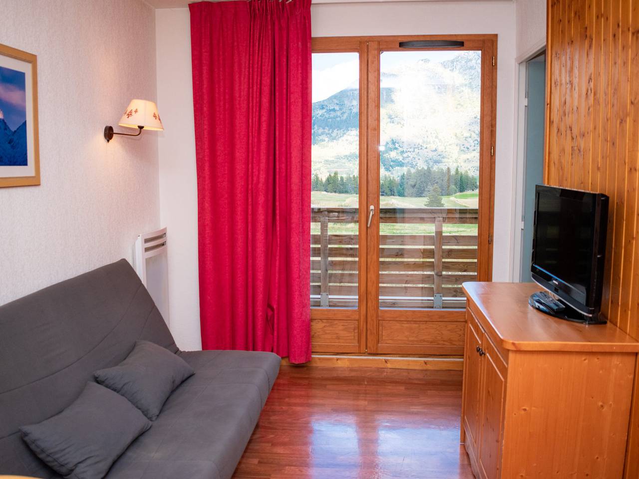 Appartement entier, Appartement 2 pièces, balcon vue montagne, 4 personnes in Saint-Étienne-en-Dévoluy, Le Dévoluy