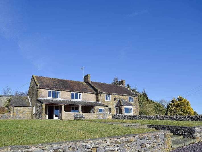 Cottage for 12 people, with garden in Peak District