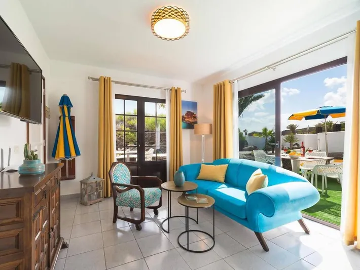 Apartamento de vacaciones para 4 personas, con jardín además de piscina y balcón - 1