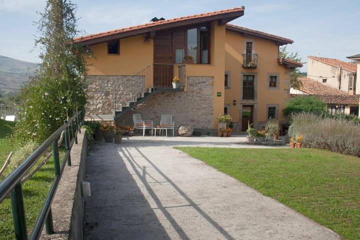 Casa rural para 6 personas, con jardín y vistas en Valle de Iguña - 2
