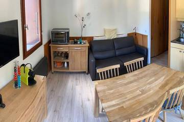 Gîte pour 4 personnes, avec vue ainsi que jardin et balcon à Mieussy