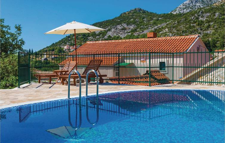 Gemütliche 1-Zimmer-Wohnung mit Pool, WLAN und 2,5 km Entfernung zur Küste in Dubrovnik-Neretva