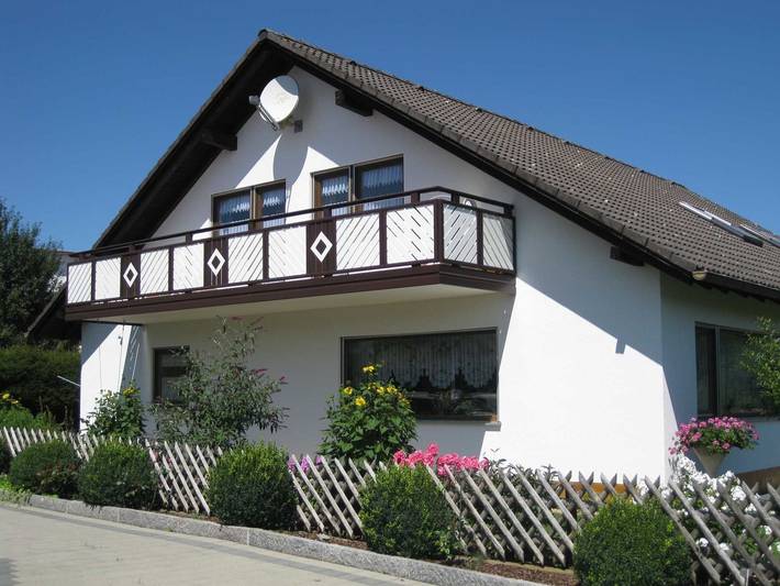 Ferienwohnung für 5 Personen, mit Balkon und Sauna sowie Ausblick in Bräunlingen