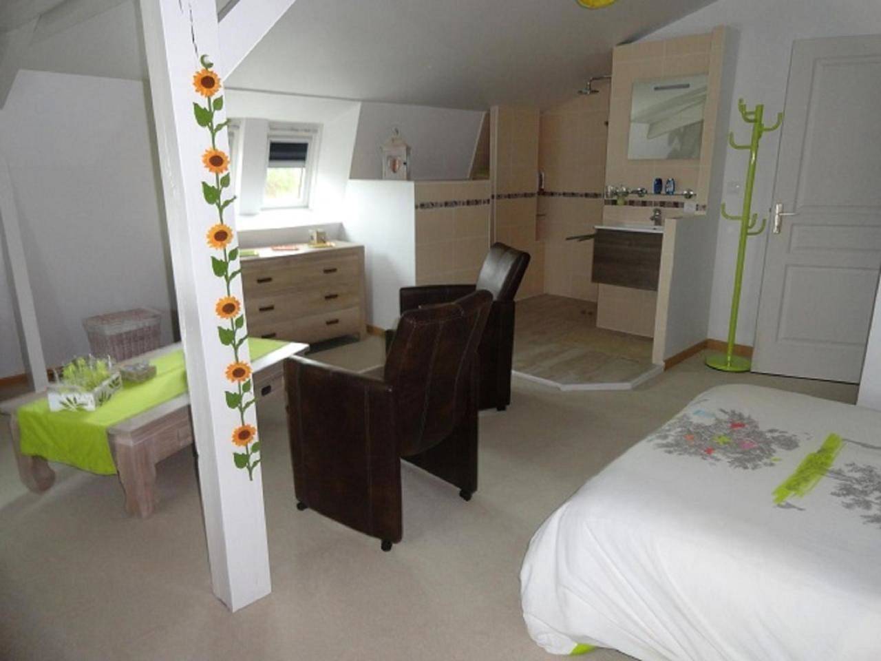 Independent Double Room with Private Bathroom in Saumur, Vallée de la Loire