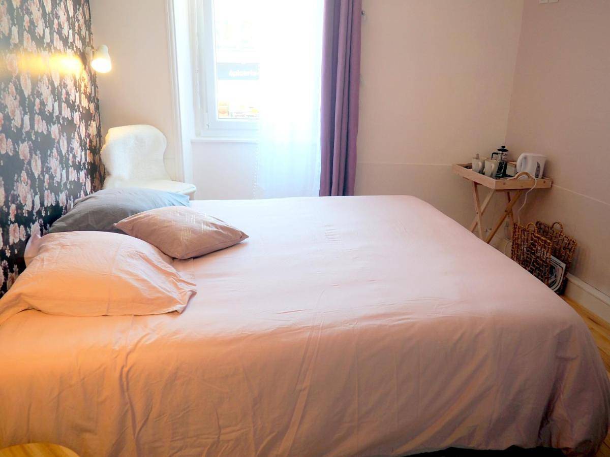 Double Room with Private Bathroom in Bréhal, Région de Coutances