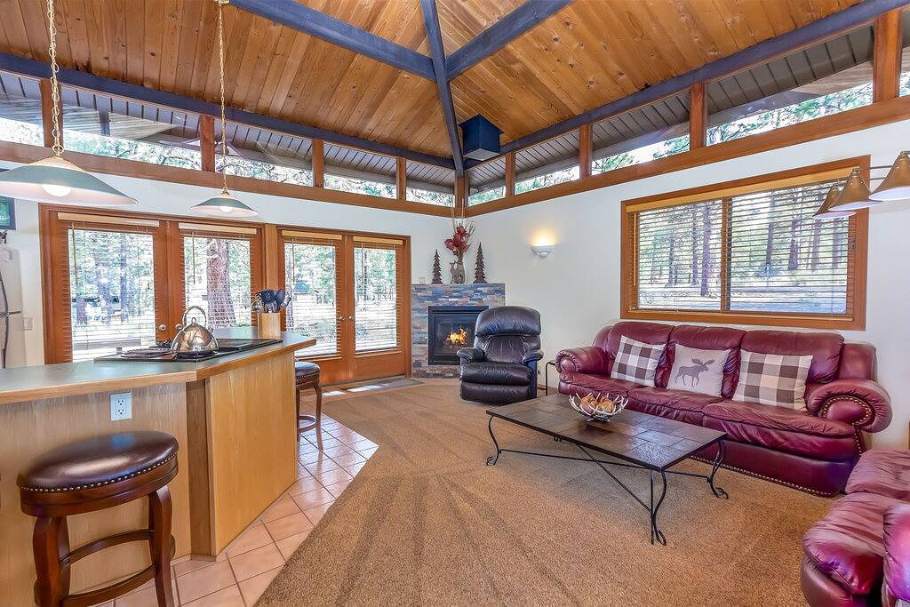 Gemütliche 2-Zimmer-Hütte, kurzer Fußweg zum Sunriver Village & Starbucks in Sunriver, Deschutes County