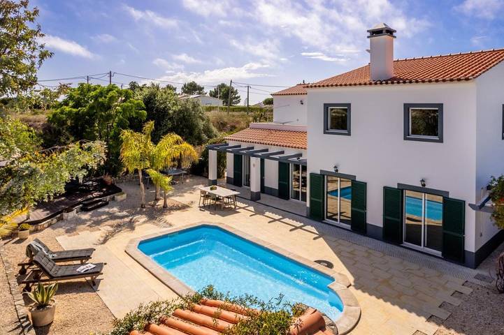 Casa de férias para 10 pessoas, com piscina e vista e ainda jardim and sauna, com animais de estimação em Vale de Telha