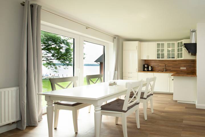 Ferienwohnung für 4 Personen, mit Terrasse und Whirlpool sowie Garten und Sauna