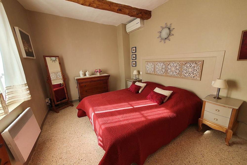 L'angélus, charming gîte in the heart of the old village of Sablet in Sablet, Vaucluse