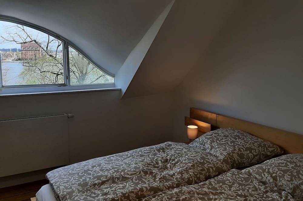 Ganze Wohnung, Sanierte Fewo in denkmalgeschützter Villa mit Seeblick in Schwerin, Schweriner See