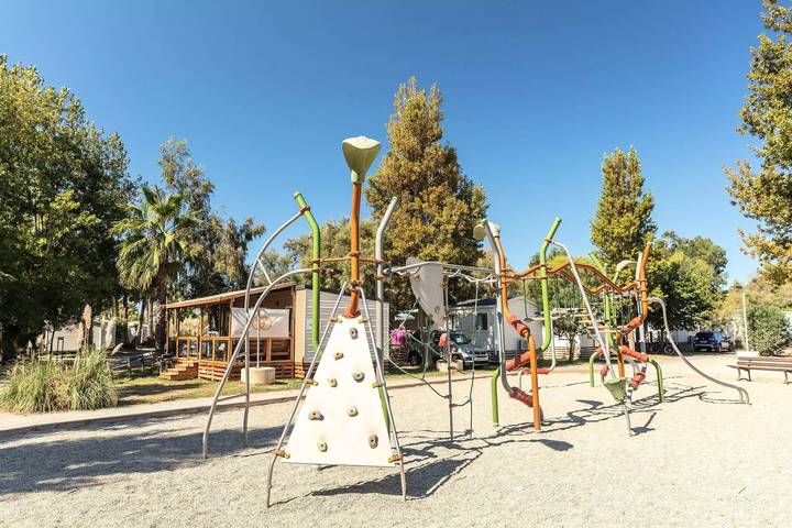 Camping pour 4 personnes, avec piscine et terrasse à Vendres - 3