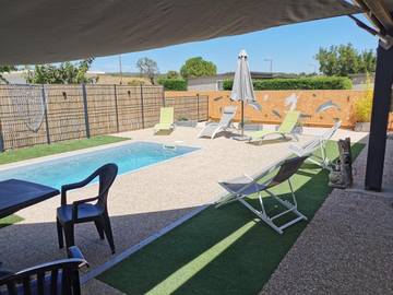 Gîte pour 4 personnes, avec piscine ainsi que bassin pour enfant et jardin dans Plage de Sainte Croix