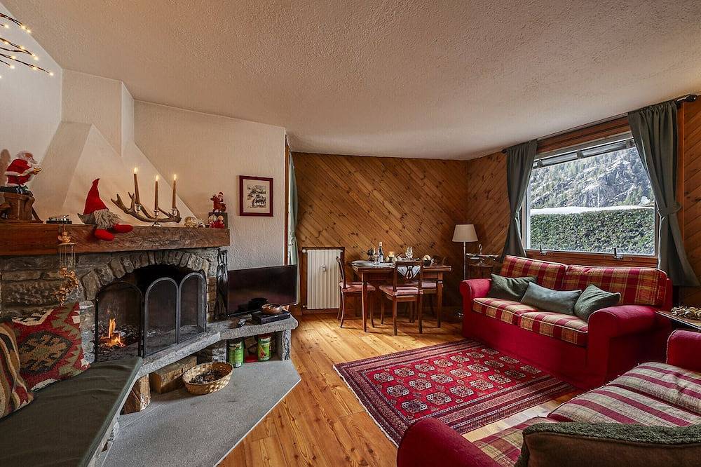 Appartamento intero, Maison Simone- Wifi -Parking & Mountain View in Courmayeur, Alpi Pennine