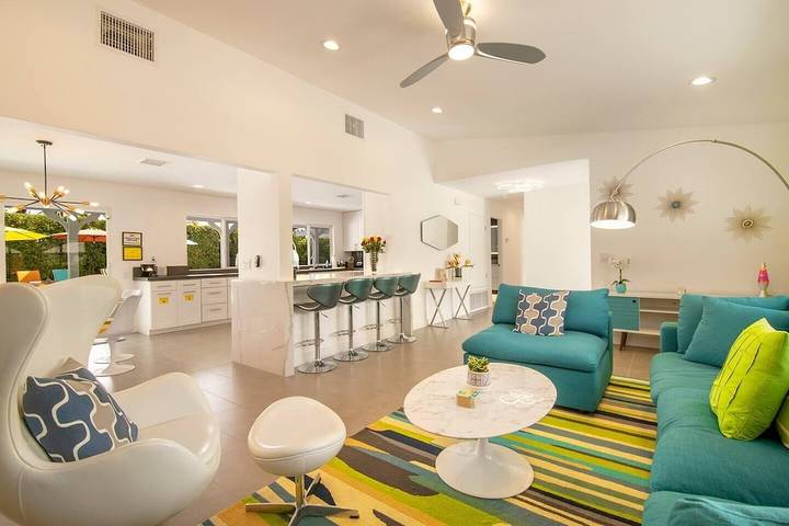 Vacation house for 10 people, with hot tub and yard in Palm Springs