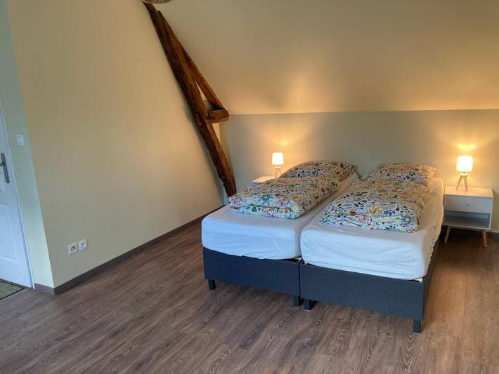 Location de vacances pour 2 personnes, avec piscine et vue ainsi que terrasse et jardin à Fléré-la-Rivière - 3