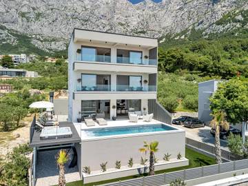 Villa für 6 Personen, mit Terrasse und Sauna sowie Pool und Whirlpool in Makarska