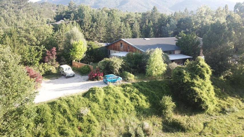 Location de vacances pour 4 personnes, avec terrasse et piscine à Entrepierres - 2