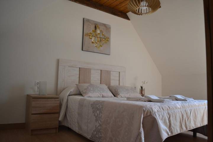 Casa rural para 4 personas, con balcón y vistas en Roncal-Salazar - 2