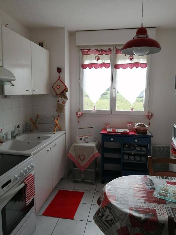 Appartement de vacances pour 4 personnes, avec piscine ainsi que vue et terrasse, animaux acceptés