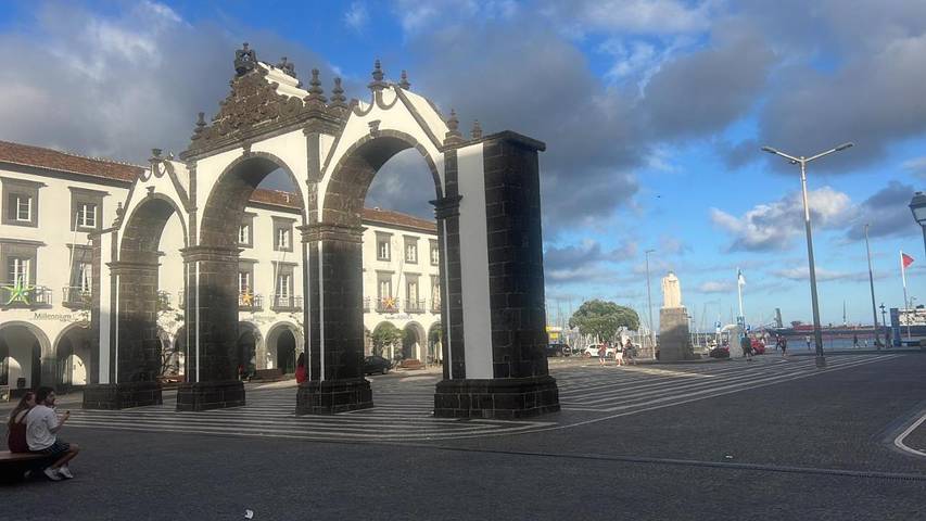 Pousada para 3 pessoas, com vista e terraço em Ponta Delgada