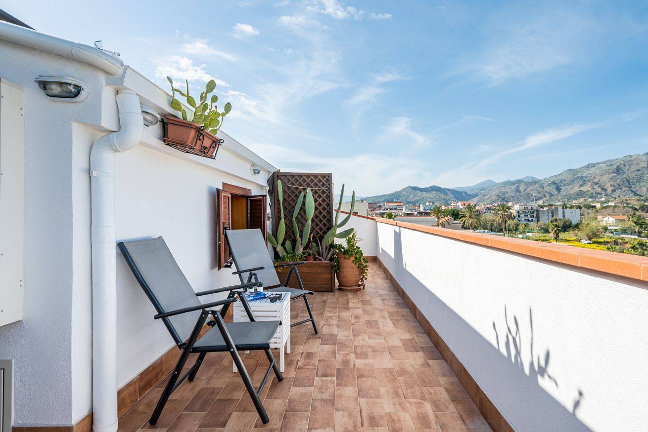 Appartamento intero, Naxos Charming Penthouse with Swimming Pool x6 in Recanati (Sicilia), Giardini-Naxos