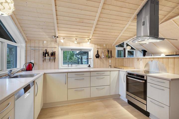 Modernes Ferienhaus mit Wildnis Bad inmitten der wunderschönen Natur von Djursland in Rønde, Djursland