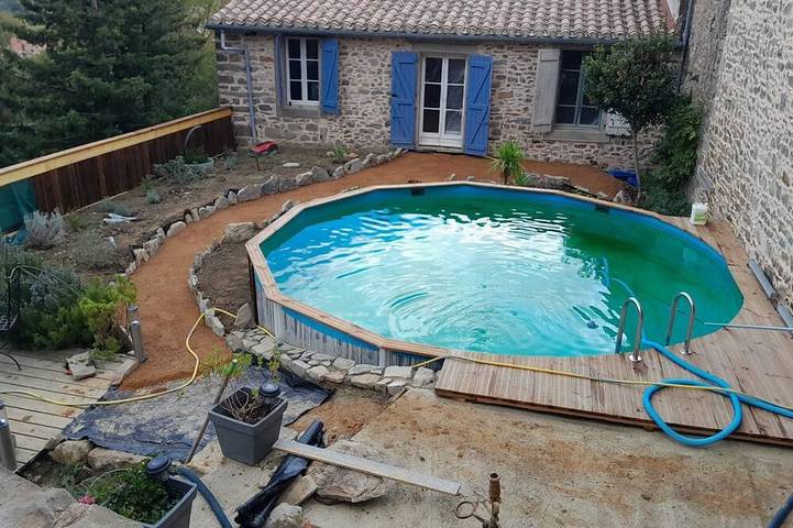 Gîte pour 6 personnes, avec piscine à Arquettes-en-Val