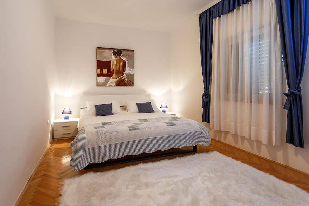 Ganze Wohnung, Apartmani Sara & Nino mit Pool Nr. 2 in Podstrana, Split-Dalmatien