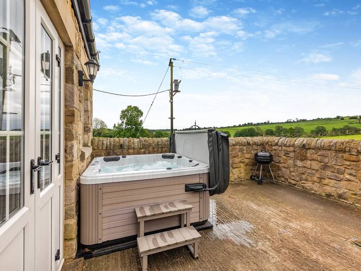 Log cabin for 4 people, with Garden in Durham