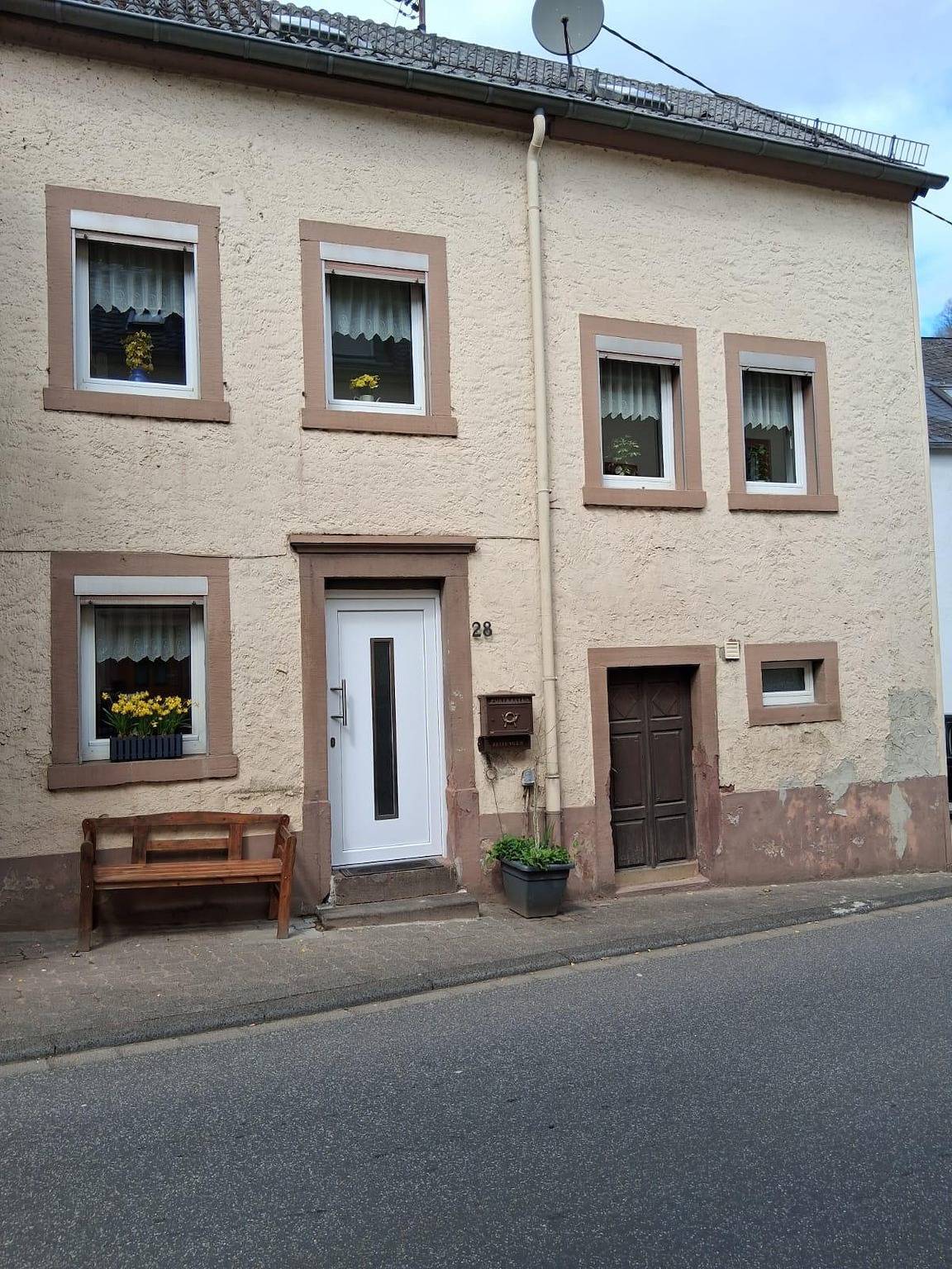 Ganze Ferienwohnung, 2-Bett-Ferienwohnung Dusche/Wc, für 1-3 Personen in Kyllburg, Eifelkreis Bitburg-Prüm