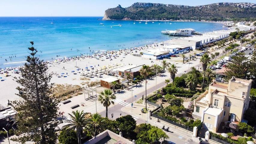 B&b per 2 persone, con Giardino e Panorama a Poetto