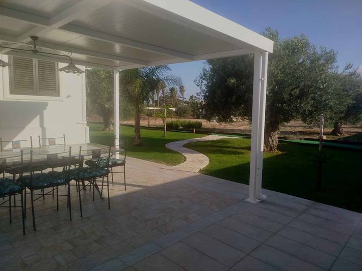 Villa für 4 Personen, mit Garten