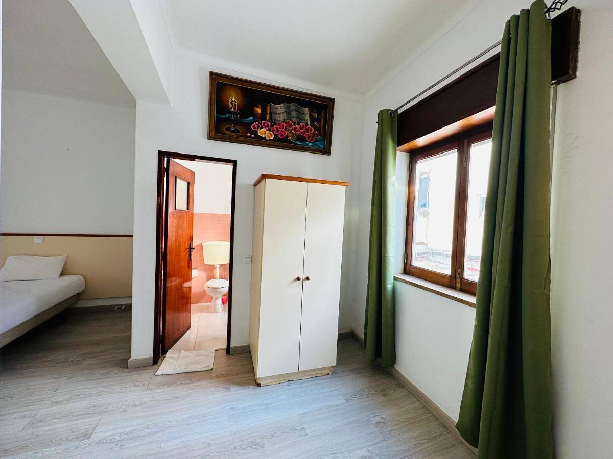 Twin Room with Private Bathroom in Portimão, Distrito de Faro