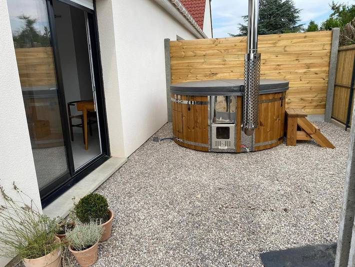 Location de vacances pour 3 personnes, avec Jacuzzi ainsi que Terrasse et Jardin à Wailly-Beaucamp