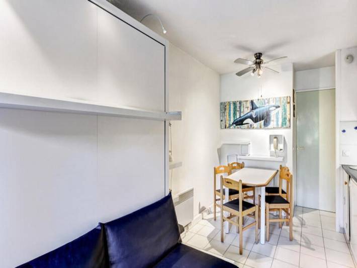 Gîte pour 4 personnes, avec piscine et terrasse, adapté aux familles dans Plage La Badine - 2