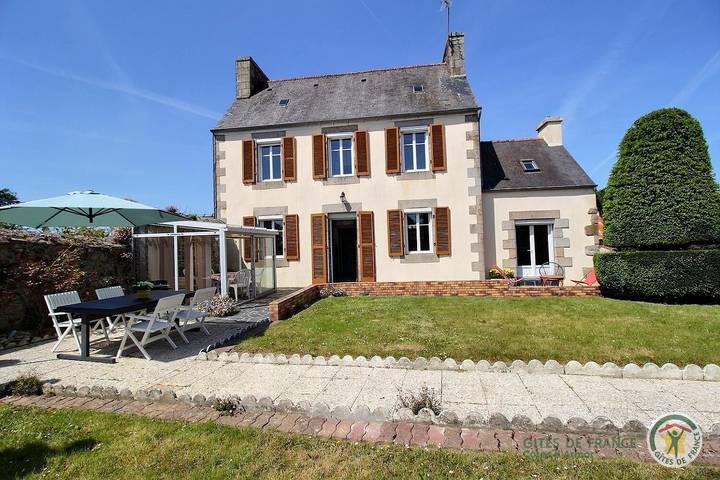 Gîte pour 8 personnes, avec jardin et terrasse à Louannec - 2