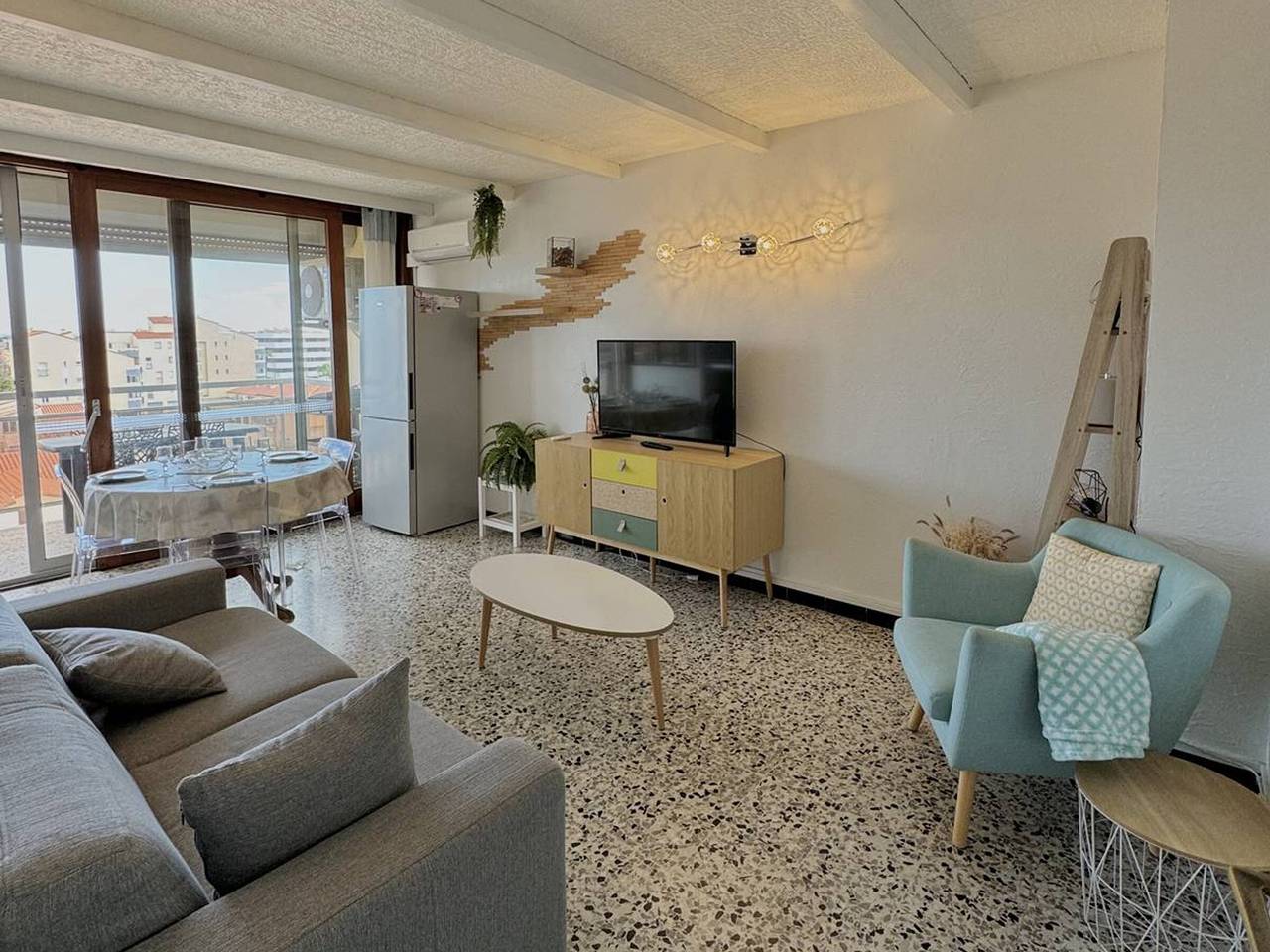 Ganze Wohnung, Wohnung für 4 Personen mit Terrasse, Klimaanlage, Parkplatz, 200m zum Strand in Le Barcarès, Côte d'Améthyste