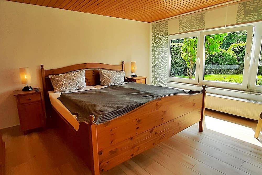 Ferienhaus am Seeblick Grill, Garten, Billard, Dart, Bike, Sauna bis 8 Personen in Driedorf, Lahn-Dill-Kreis