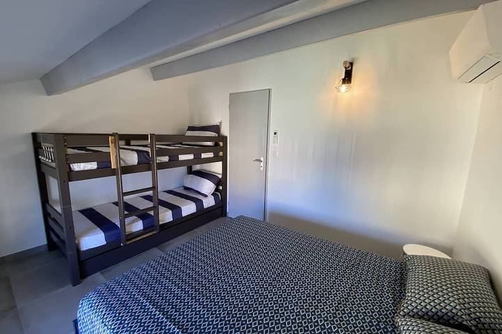 Gîte pour 4 personnes dans Plage de la Madrague (Giens) - 3