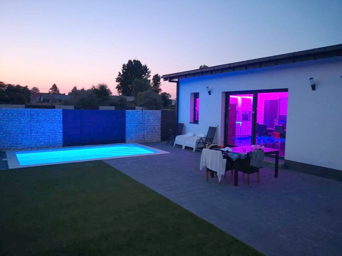 Villa with Private Pool (6 Adults) in Siofok, Siófok und Umgebung