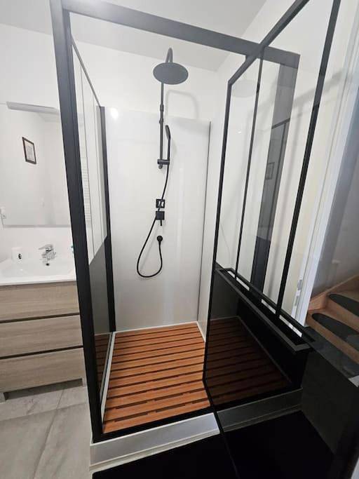 Gîte pour 8 personnes, avec jardin à Saint-Gourson - 3