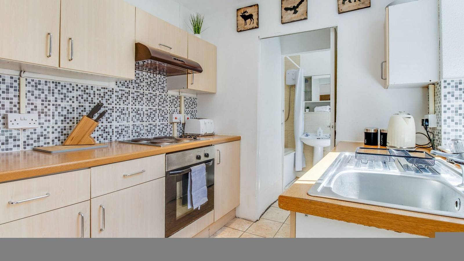 Entire apartment, Stayzo House Accommodation - Coventry Free Parking in Coventry, Birmingham Area