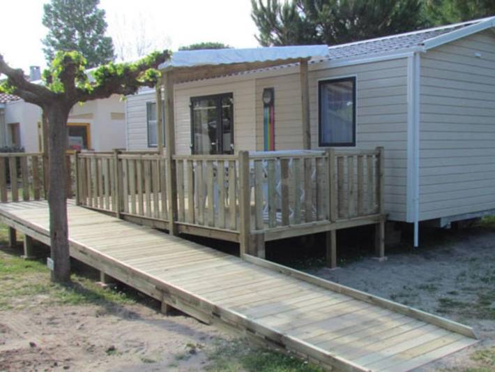 Camping pour 4 personnes, avec terrasse