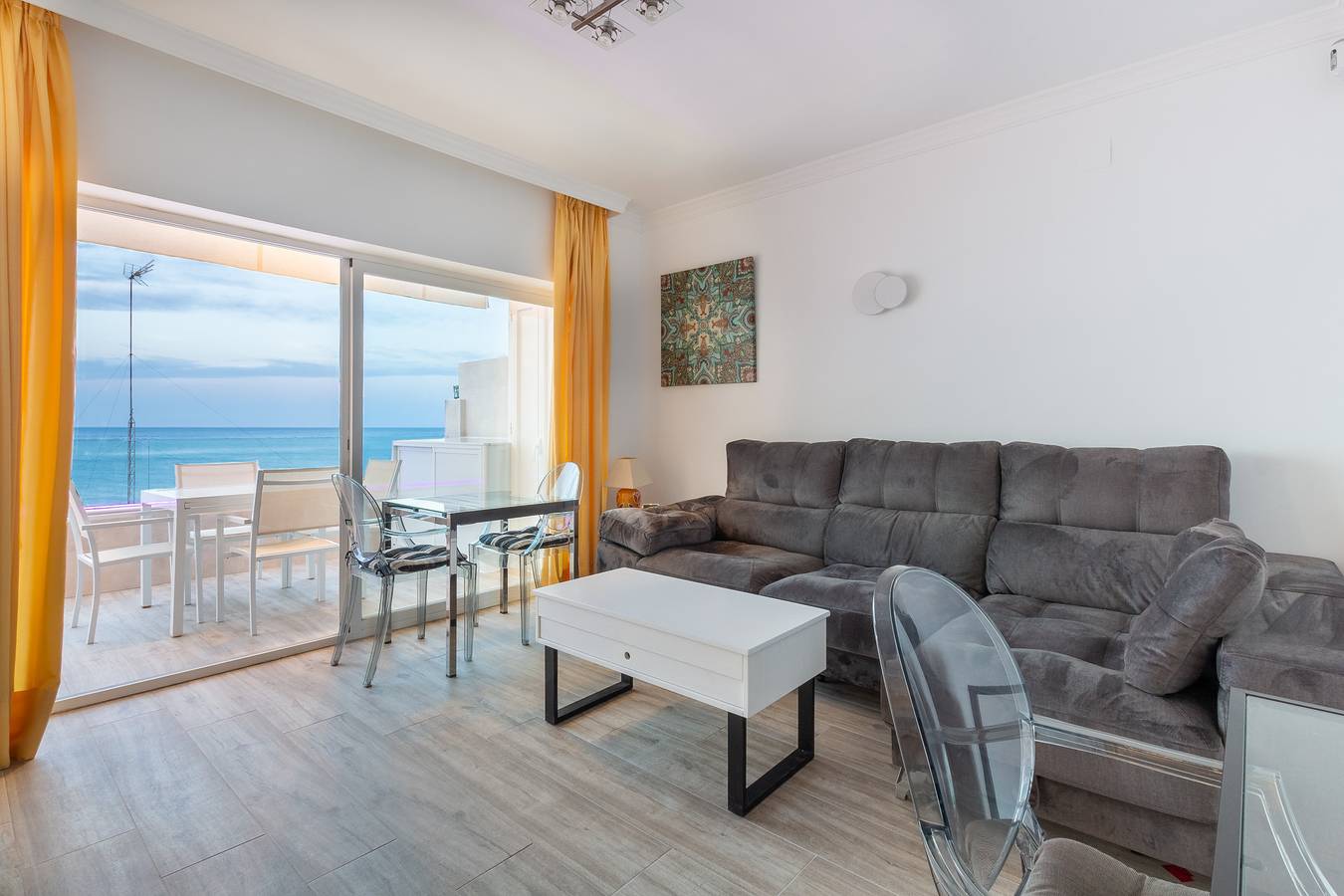Apartamento entero, Casa Bungalow - Vistas al mar in Playa El Bajondillo, Torremolinos