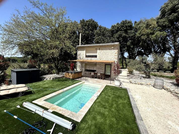 Gîte für 2 Personen, mit Whirlpool und Terrasse sowie Garten und Pool